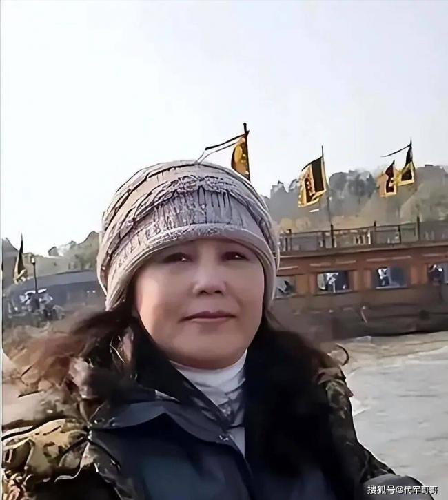 64����������������������2Ů �ٻ��ػ��Ҹ�