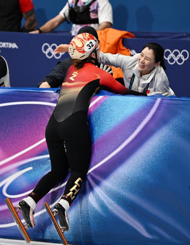 中国短道天才美少女惊艳冬奥赛场,韩国网友狂赞 中国短道天才美少女惊艳冬奥赛场,韩国网友狂赞