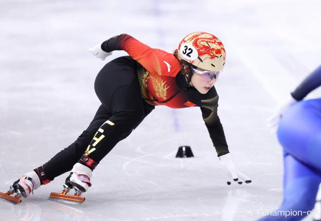中国短道天才美少女惊艳冬奥赛场,韩国网友狂赞 中国短道天才美少女惊艳冬奥赛场,韩国网友狂赞