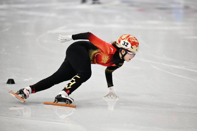 中国短道天才美少女惊艳冬奥赛场,韩国网友狂赞 中国短道天才美少女惊艳冬奥赛场,韩国网友狂赞