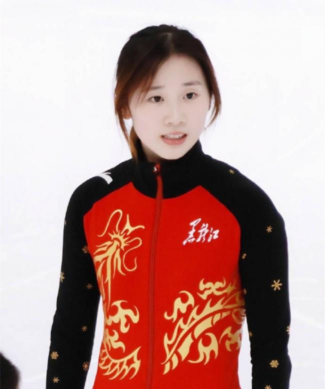 中国短道天才美少女惊艳冬奥赛场,韩国网友狂赞 中国短道天才美少女惊艳冬奥赛场,韩国网友狂赞