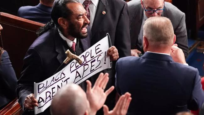 川普发表国情咨文演说 民主党炸锅了