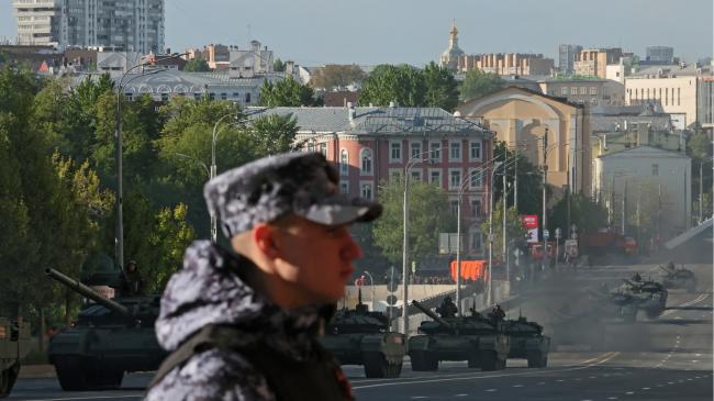 在俄中国人,必须当兵至少一年? 在俄中国人,必须当兵至少一年?