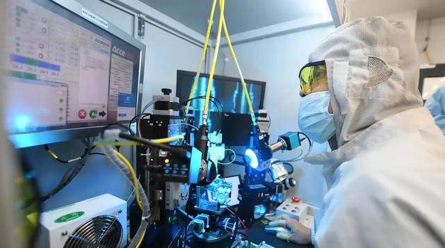 抢人，美一周挖走4名中国顶尖人才