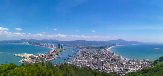 ʮ���������һ�ף� ���ں�԰����������ն��