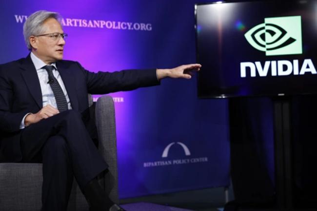 世界首款!黄仁勋投下芯片核弹 中国AI面临大考 世界首款!黄仁勋投下芯片核弹 中国AI面临大考