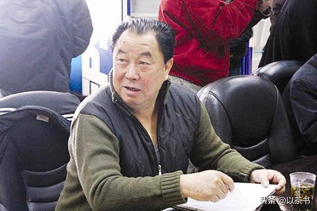 幸福的她:国脚父亲演员母亲 歌手老公 报恩儿女 幸福的她:国脚父亲演员母亲 歌手老公 报恩儿女