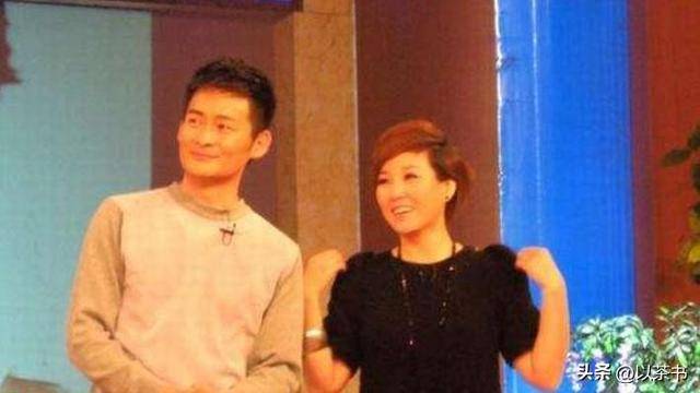 幸福的她:国脚父亲演员母亲 歌手老公 报恩儿女 幸福的她:国脚父亲演员母亲 歌手老公 报恩儿女