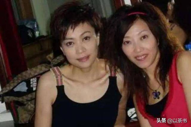 幸福的她:国脚父亲演员母亲 歌手老公 报恩儿女 幸福的她:国脚父亲演员母亲 歌手老公 报恩儿女