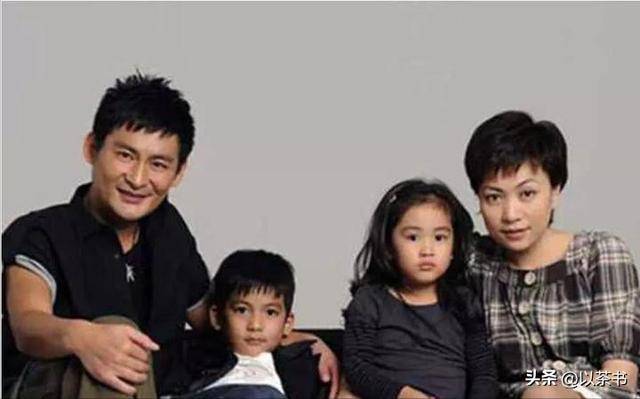 幸福的她:国脚父亲演员母亲 歌手老公 报恩儿女 幸福的她:国脚父亲演员母亲 歌手老公 报恩儿女