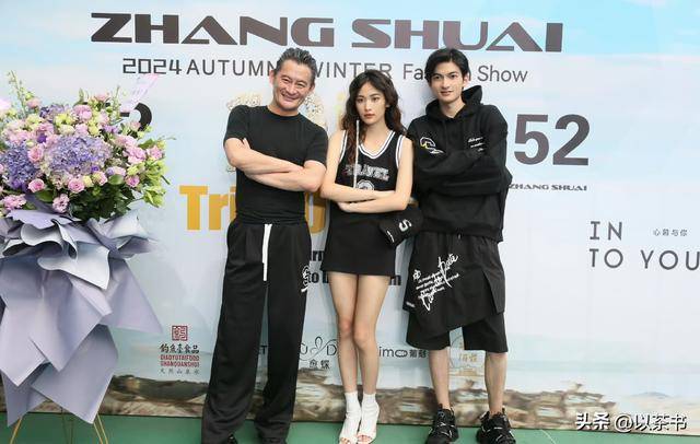 幸福的她:国脚父亲演员母亲 歌手老公 报恩儿女 幸福的她:国脚父亲演员母亲 歌手老公 报恩儿女