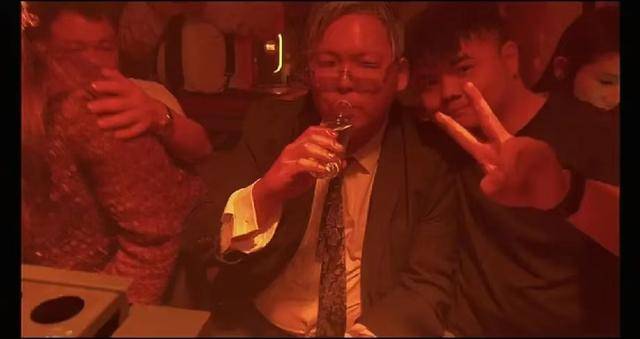 ����ĸ���ڵġ�������ү�����ӣ����Ѷ��˲�·