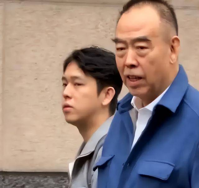 74��¿��������Ǻ�լ���꣬��5��ԪƤЬ�����