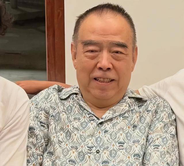 74��¿��������Ǻ�լ���꣬��5��ԪƤЬ�����