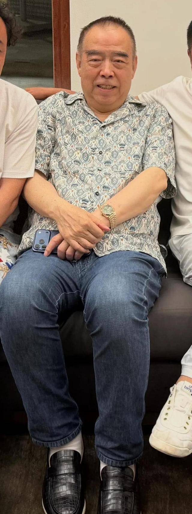 74��¿��������Ǻ�լ���꣬��5��ԪƤЬ�����