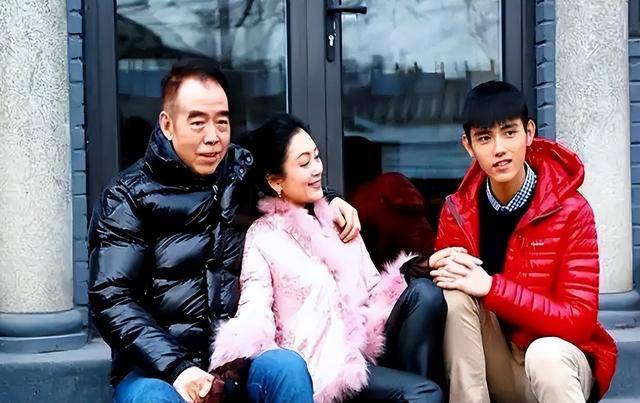 74��¿��������Ǻ�լ���꣬��5��ԪƤЬ�����