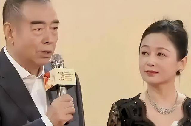 74��¿��������Ǻ�լ���꣬��5��ԪƤЬ�����