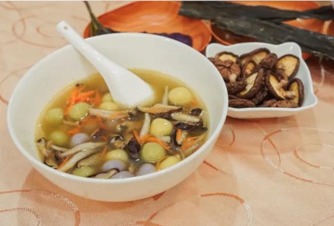 元宵节到来 汤圆“这样吃”避免胀气又应景 元宵节到来 汤圆“这样吃”避免胀气又应景