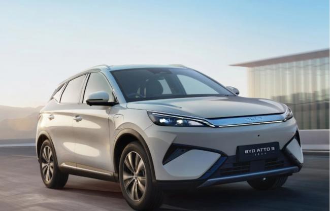 比亚迪电车扛下伊朗飞弹袭击 网惊