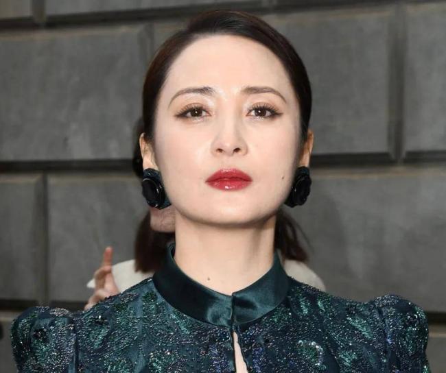 欧美明星越来越像伪人！生图看不到活人感