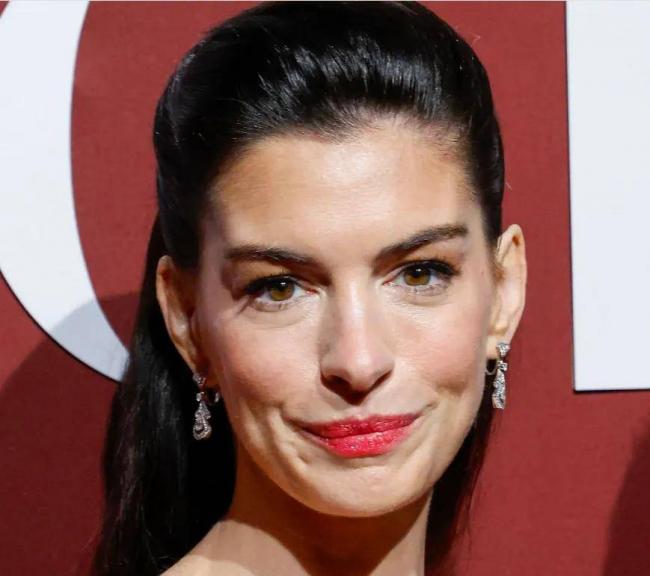 欧美明星越来越像伪人！生图看不到活人感