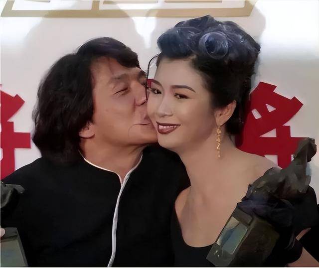 成龙称她是顶级美人，62岁220斤体重