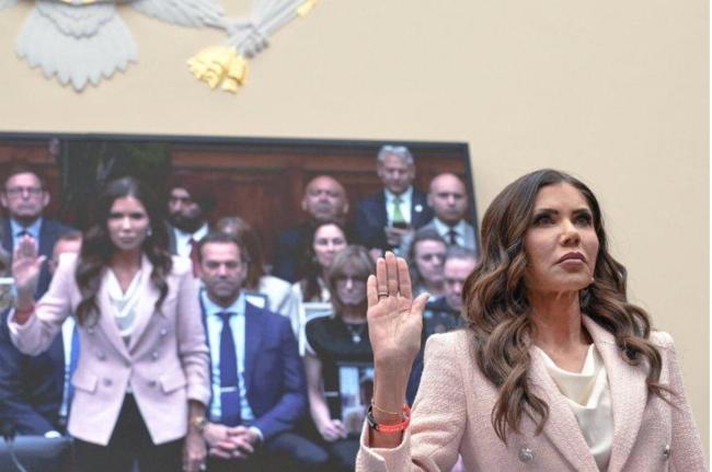 砸2亿拍广告 自己当主角…诺姆惹怒川普