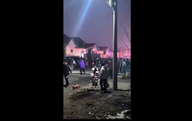 中国网红夫妇离婚引爆粉丝对阵 特警都出动