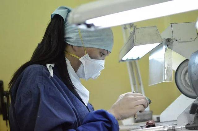 一枚导弹，击碎98.3亿美元的钻石贸易链