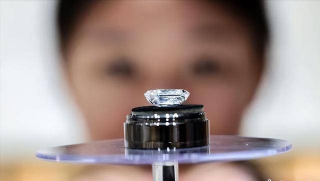 一枚导弹，击碎98.3亿美元的钻石贸易链