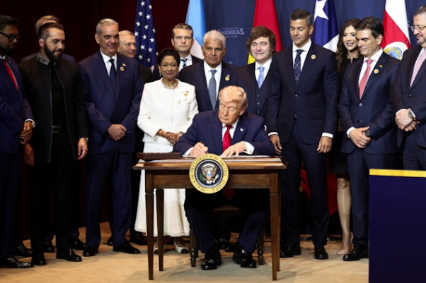 川普举行“美洲之盾”峰会 这联盟吓破坏人胆儿