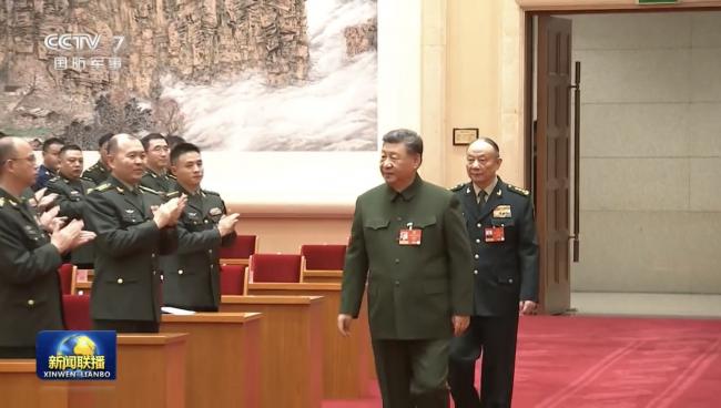 习近平杀气腾腾  两会军方诡异一幕