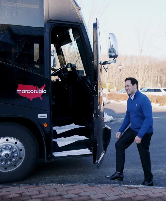 MAGA象征：川普迷上它，执意让身边人人手一双