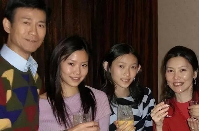 ����������ͷ̫���ѹ�֣����Ը��30������ū