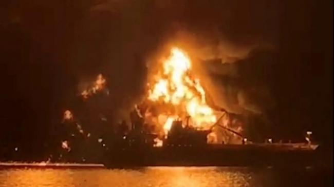 创纪录：32国释放4亿桶储备油，国际油价暴涨