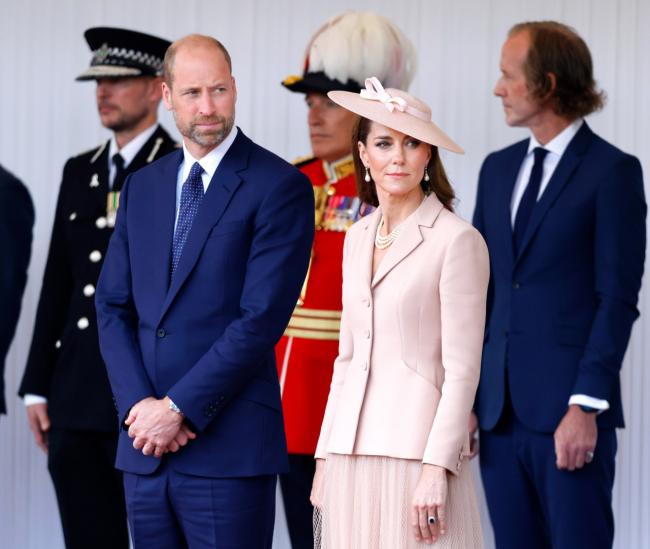 影响未来数十年，华日揭哈里、威廉与王室裂痕