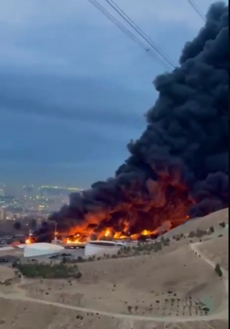 美军狂轰伊朗“生命线”恐怖影片曝光 美军狂轰伊朗“生命线”恐怖影片曝光