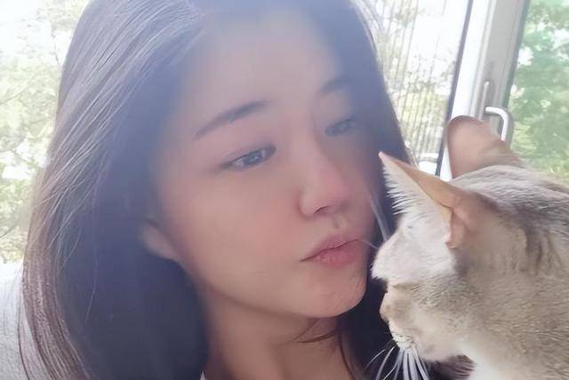 �ر���ǿС��������ͷȴ˵���Ҷ�Ǯ����û��Ȥ