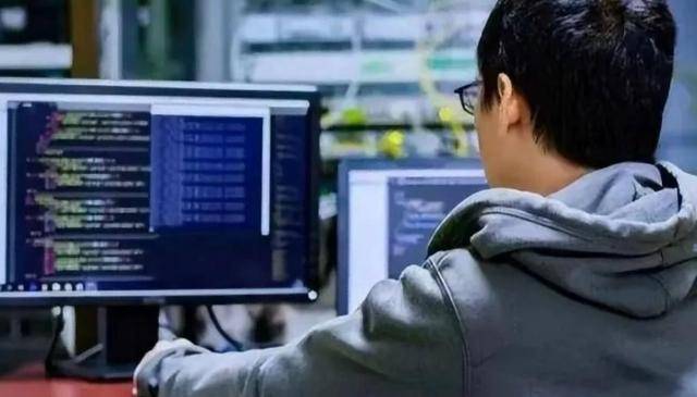 美悬赏1000万美金，通缉中国四川小伙