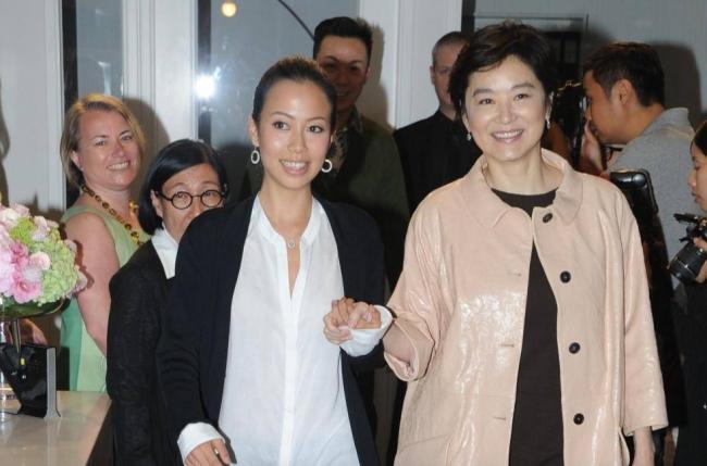 ����ϼ��ŮЯ�������࣬δ������̫����