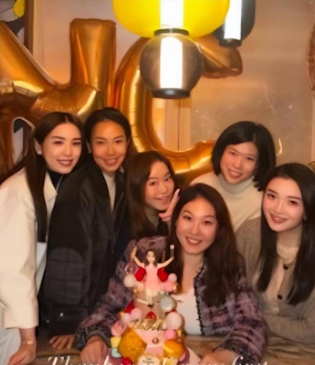 ����ϼ��ŮЯ�������࣬δ������̫����