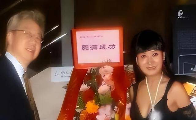 吃狗食、关禁闭，央视前才女国外被虐？