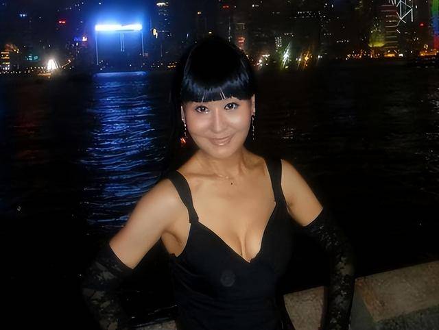 吃狗食、关禁闭，央视前才女国外被虐？