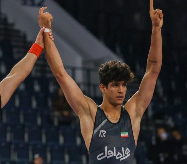 伊朗公开绞刑处决19岁摔跤冠军 伊朗公开绞刑处决19岁摔跤冠军