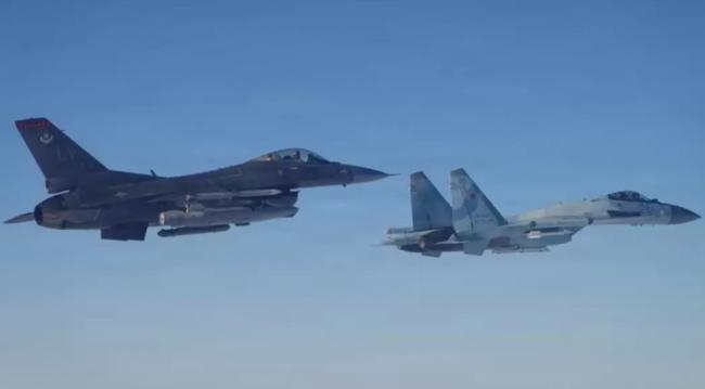 ս������������  �����ͻ�  �����ܵ��ر�