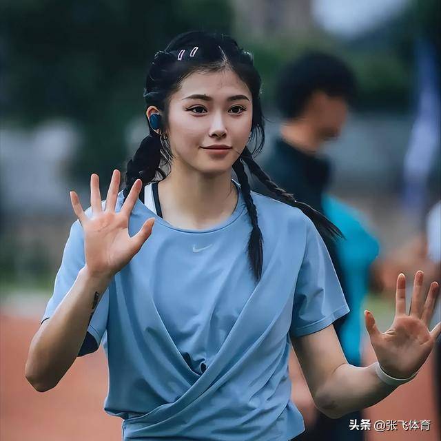 丢脸丢到国外！F1官方没给吴艳妮一丝体面