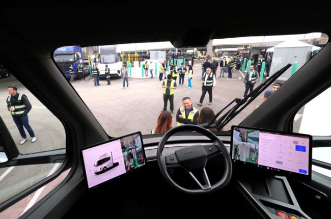 特斯拉量产版Semi卡车将交付 试驾司机赞不绝口