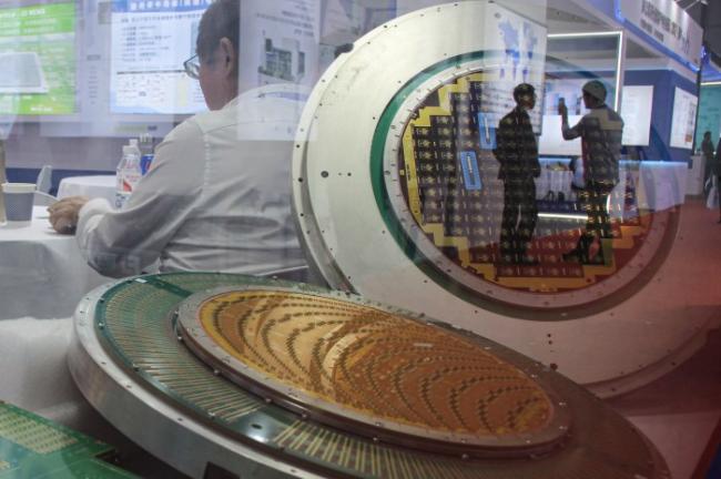 中伊卡住全球脖子：博弈“三件套”前所未有