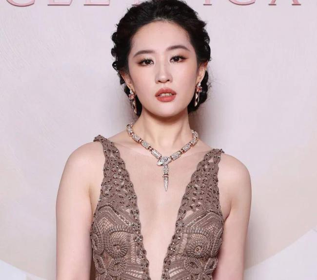 ������Ů��ͬ�򣬺�ɪޱ���ϣ������Ӯ��