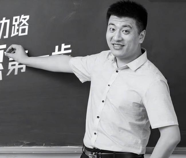 张雪峰曾希望去世了上热搜，留给女儿上亿存款